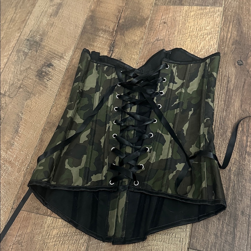 Camo Print Corset - Picture 6 of 8